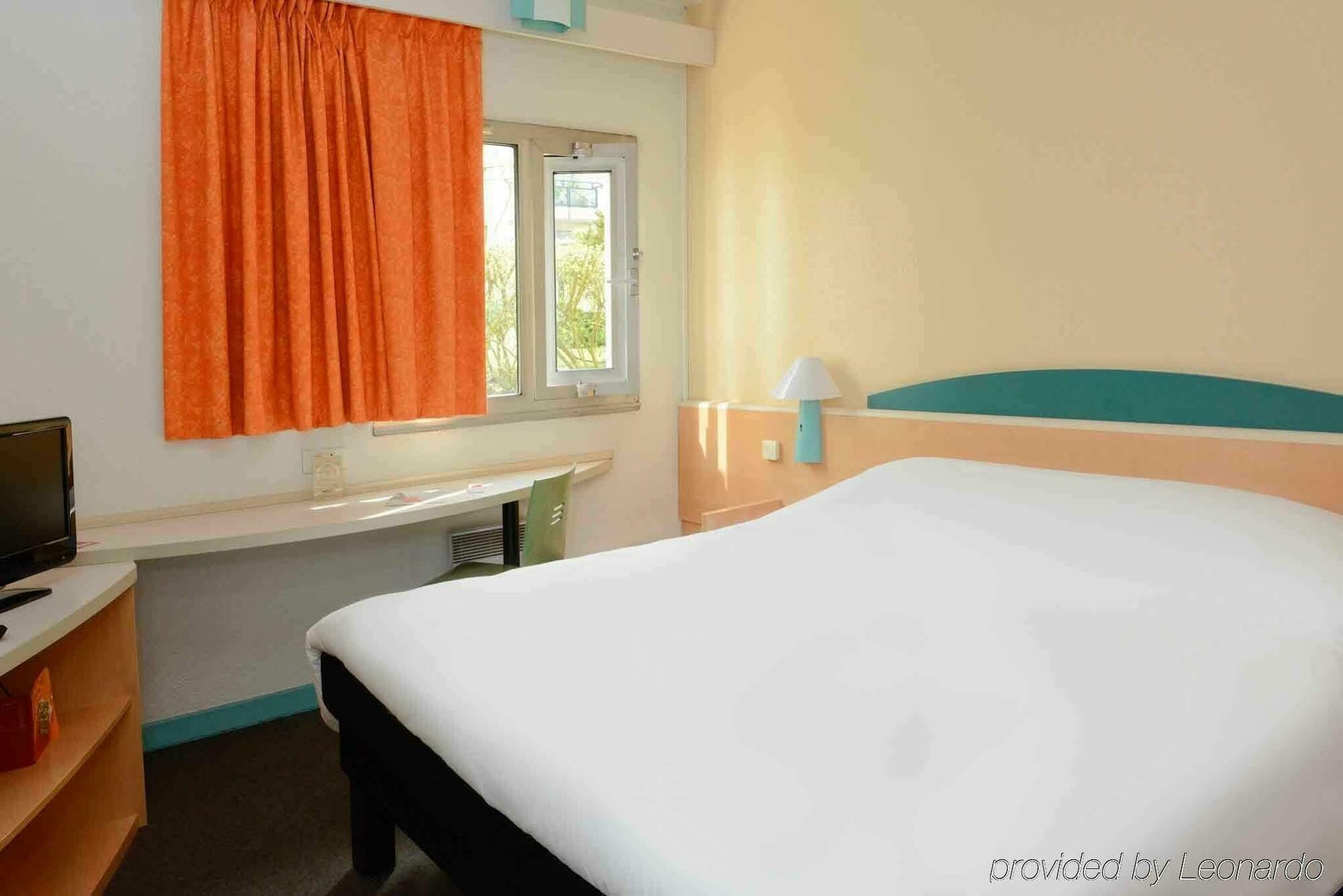 Ibis Styles Caen Centre Historique Hotel Exterior photo